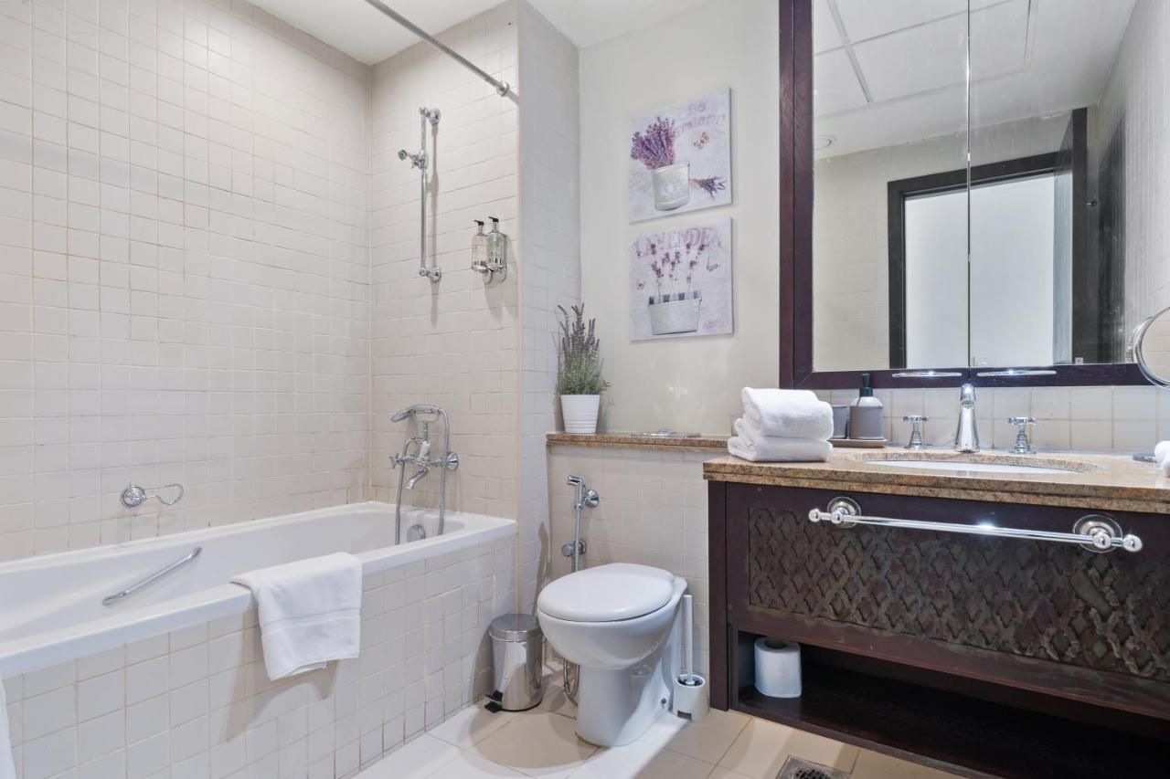 Stylish Apartment With Partial Burj Khalifa View 두바이 외부 사진