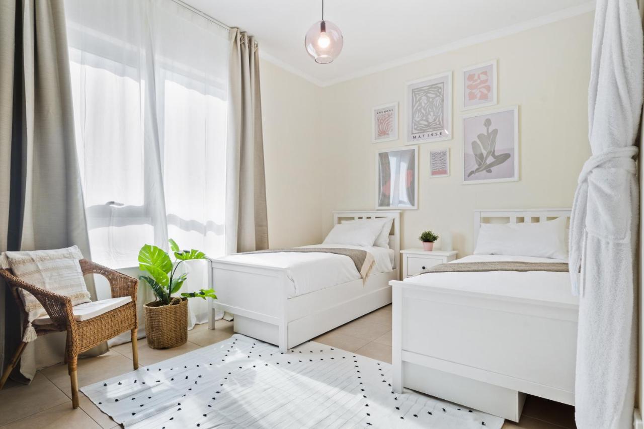 Stylish Apartment With Partial Burj Khalifa View 두바이 외부 사진