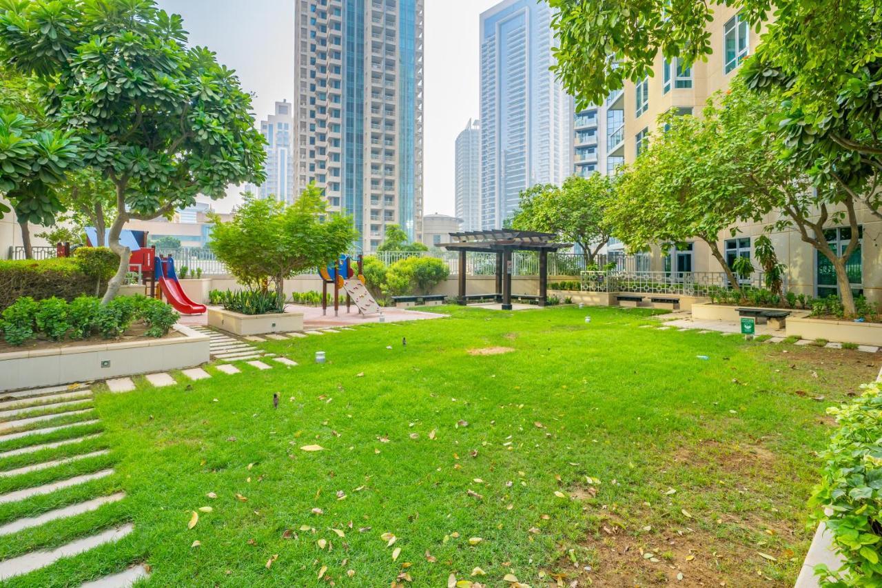 Stylish Apartment With Partial Burj Khalifa View 두바이 외부 사진